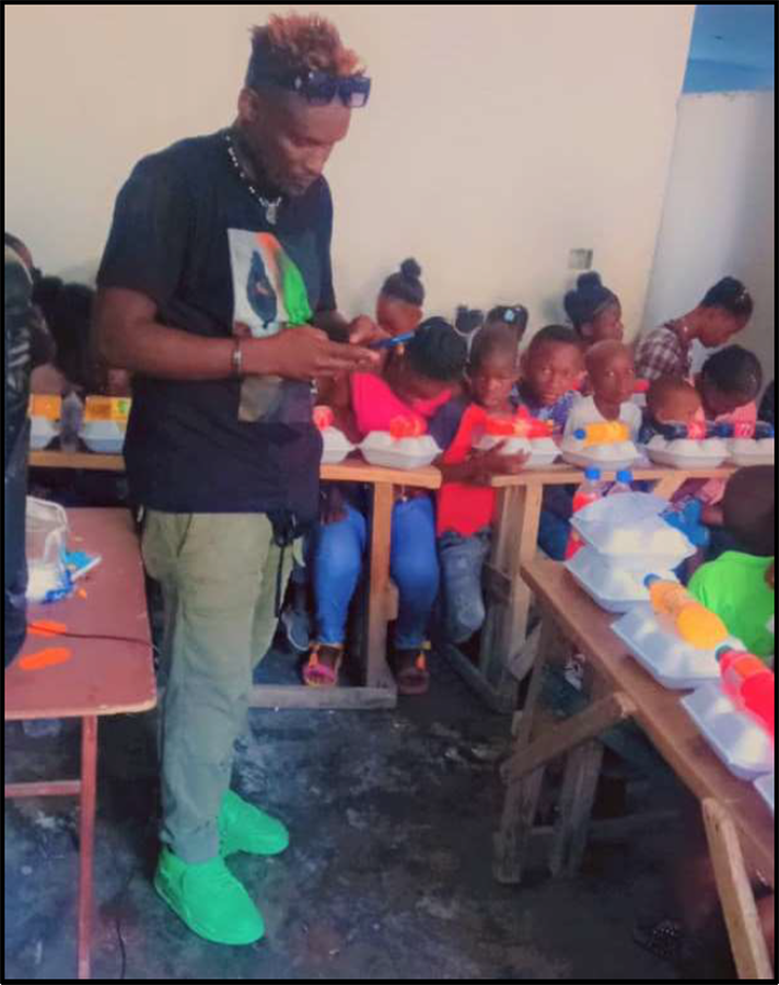 Joseph prepares the children for their meal